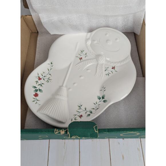 Pfaltzgraff Winterberry Snowman Plate/Platter 1996 Embossed Christmas Cookie - Picture 6 of 9